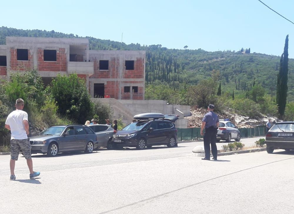 Trostruki sudar u Grudi: Nekad ne pomaže ni dati žmigavac