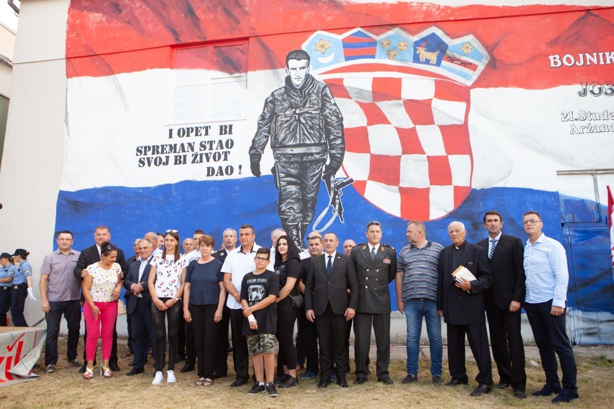 VELIČANSTVENI MURAL Ministar u Aržanu otvorio 15 metara dugačak Torcidin mural posvećen Josipu Joviću