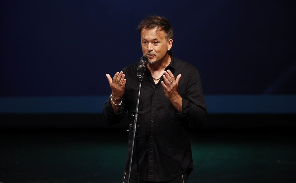 Pogledajte trenutak kada je Gibonni zaplakao dok se prisjećao Olivera na dirljivoj komemoraciji