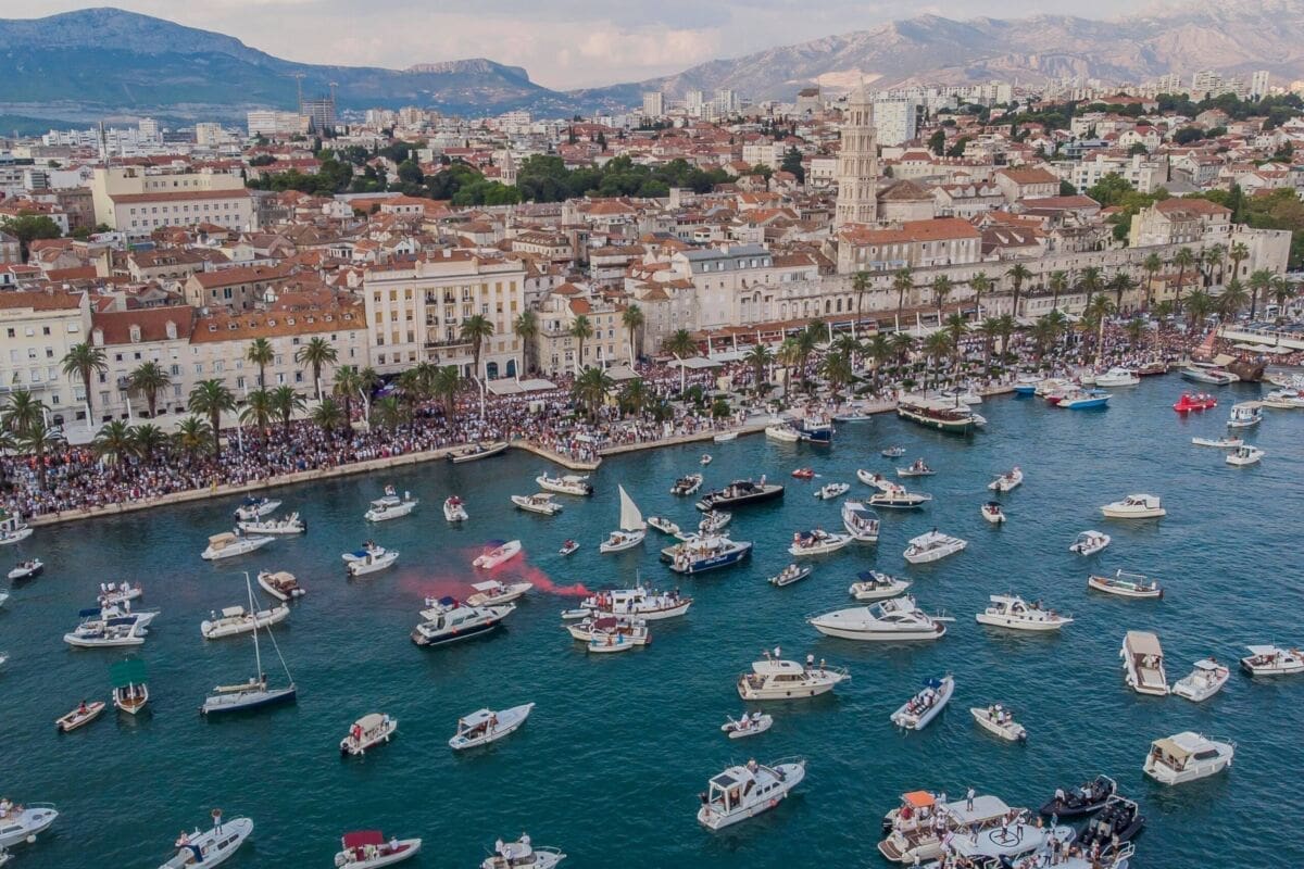 SNIMKE ZA POVIJEST Ovako je Oliverov ispraćaj izgledao iz iz zraka