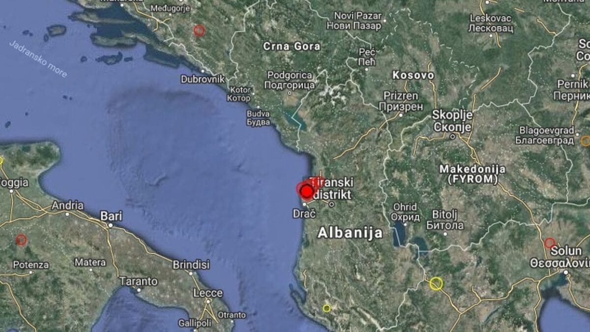 Niz potresa u Albaniji nakon prvog: U Draču ima srušenih krovova kuća, panika među stanovništvom
