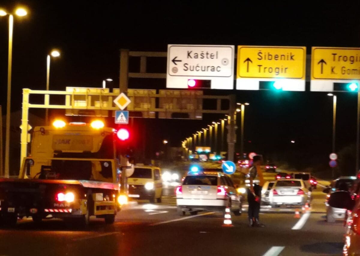 Sudar na brzoj kaštelanskoj cesti, dvije trake zatvorene za promet