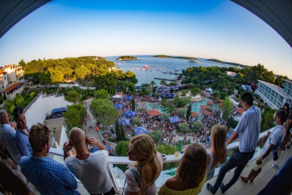 Partijaneri došli na Hvar, pogledajte kako se nastavila Ultra zabava na otocima