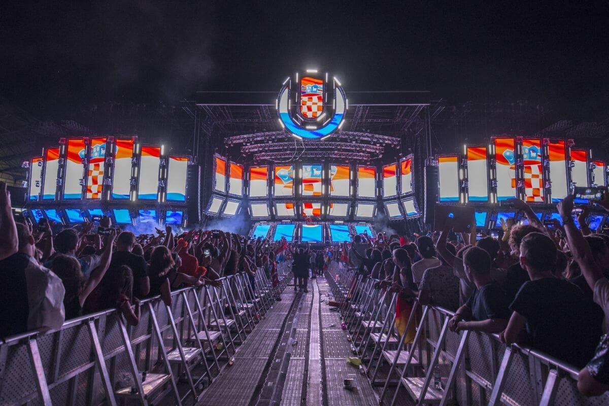 SPEKTAKULARNA ZAVRŠNICA ULTRE Marshmello pustio hrvatski hit i oduševio domaću publiku