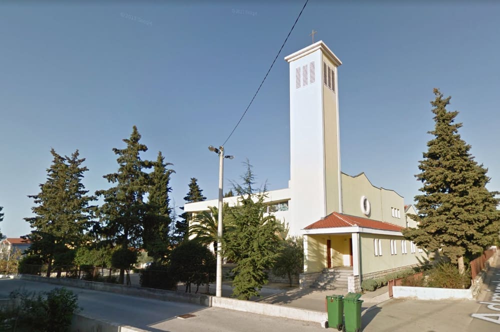 Napali župnika i crkvu zalijevali pivom, pa dobili novčanu kaznu