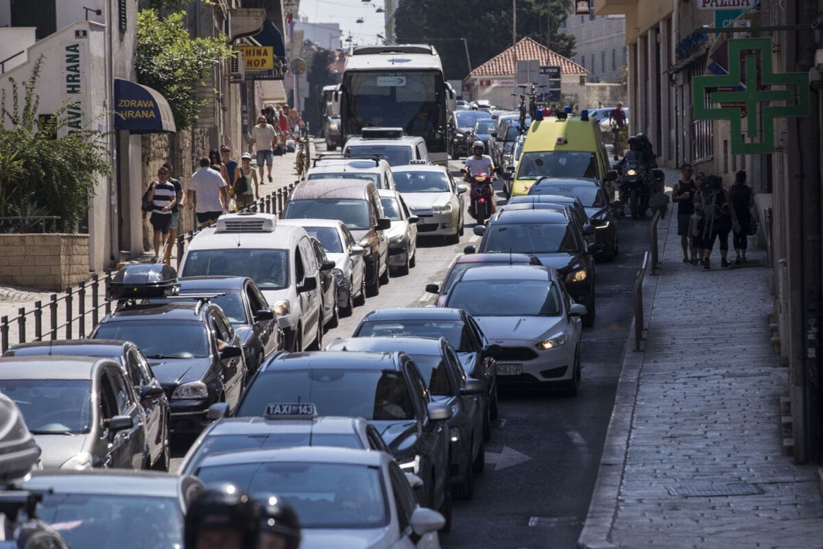 Splitski MOST prozvao Hrvatske ceste zbog stanja u Poljičkoj i Zvonimirovoj: "Di su pare?"