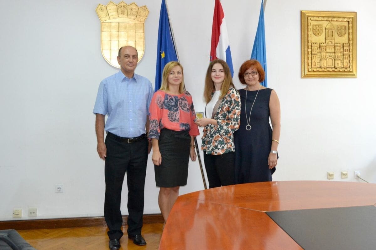 Splitska maturantica Iva Madunić dobitnica nagrade za najbolje napisanu državnu maturu u Hrvatskoj