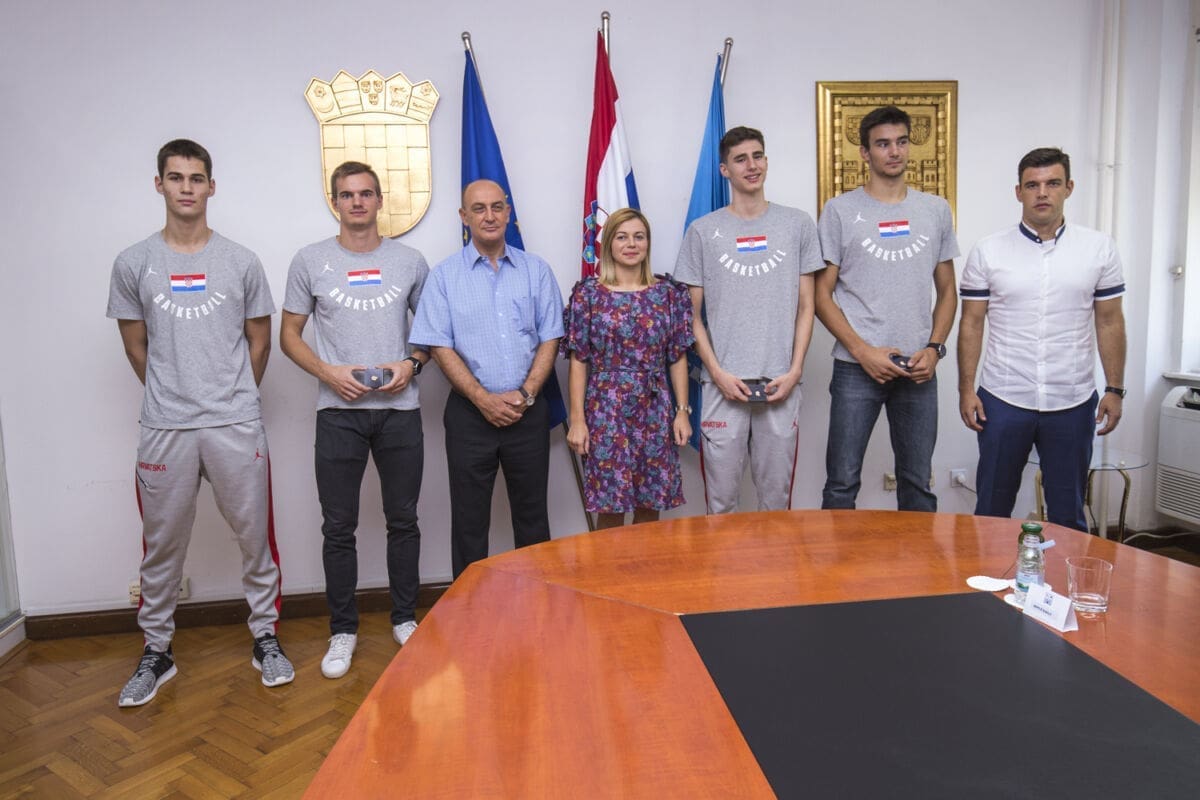 Dogradonačelnica Hrgović primila srebrne i zlatne košarkaše: "Splitska košarka je na putu ozdravljenja"