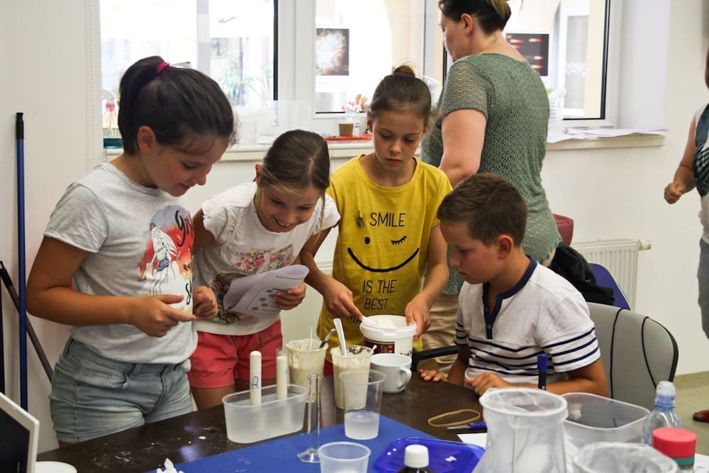 LJETNA TVORNICA ZNANOSTI Učenici svoje praznike proveli uz istraživanja i zanimljive znanstvene projekte
