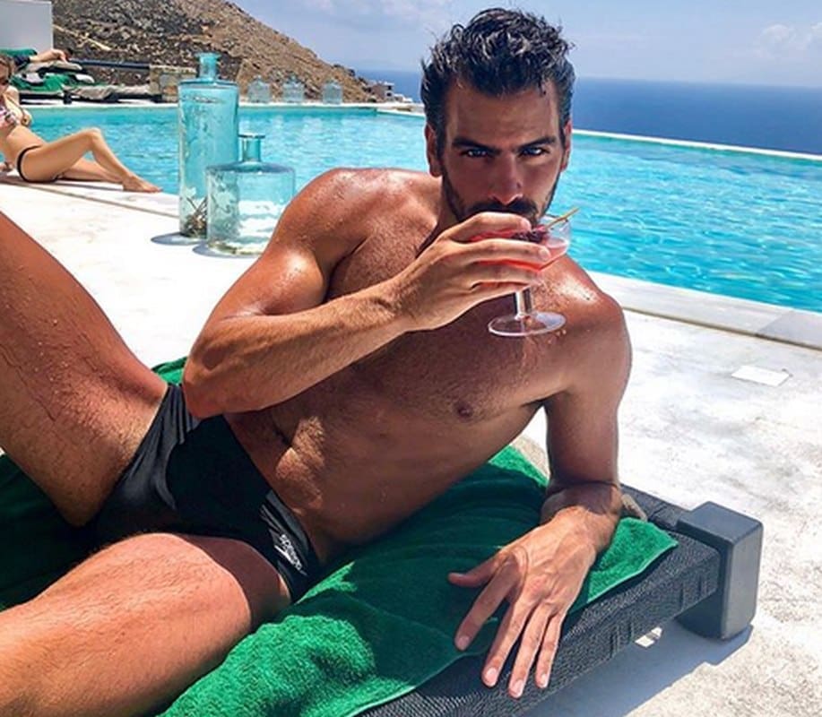 ŽENE U TRANSU Jedan od najzgodnijih muškaraca svijeta odmara u Splitu i Primoštenu