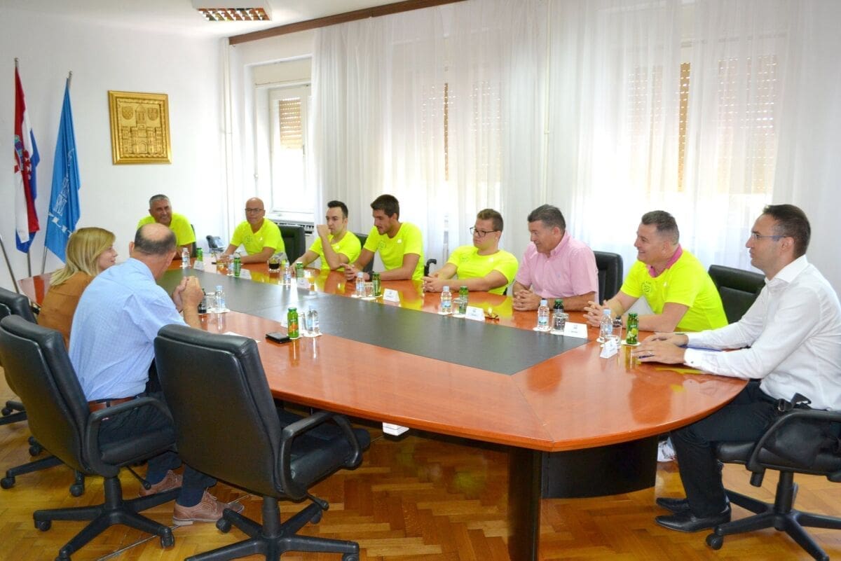 U Banovini organiziran prijem za europskog prvaka Dina Sinovčića i finaliste Antu Rađu i Leonarda Renića