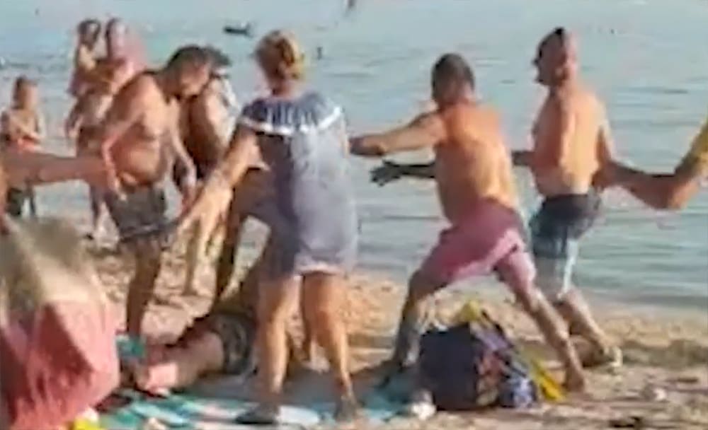 KAOS NA PAGU Pijani gosti pretukli vlasnika kafića, svemu svjedočila i mala djeca