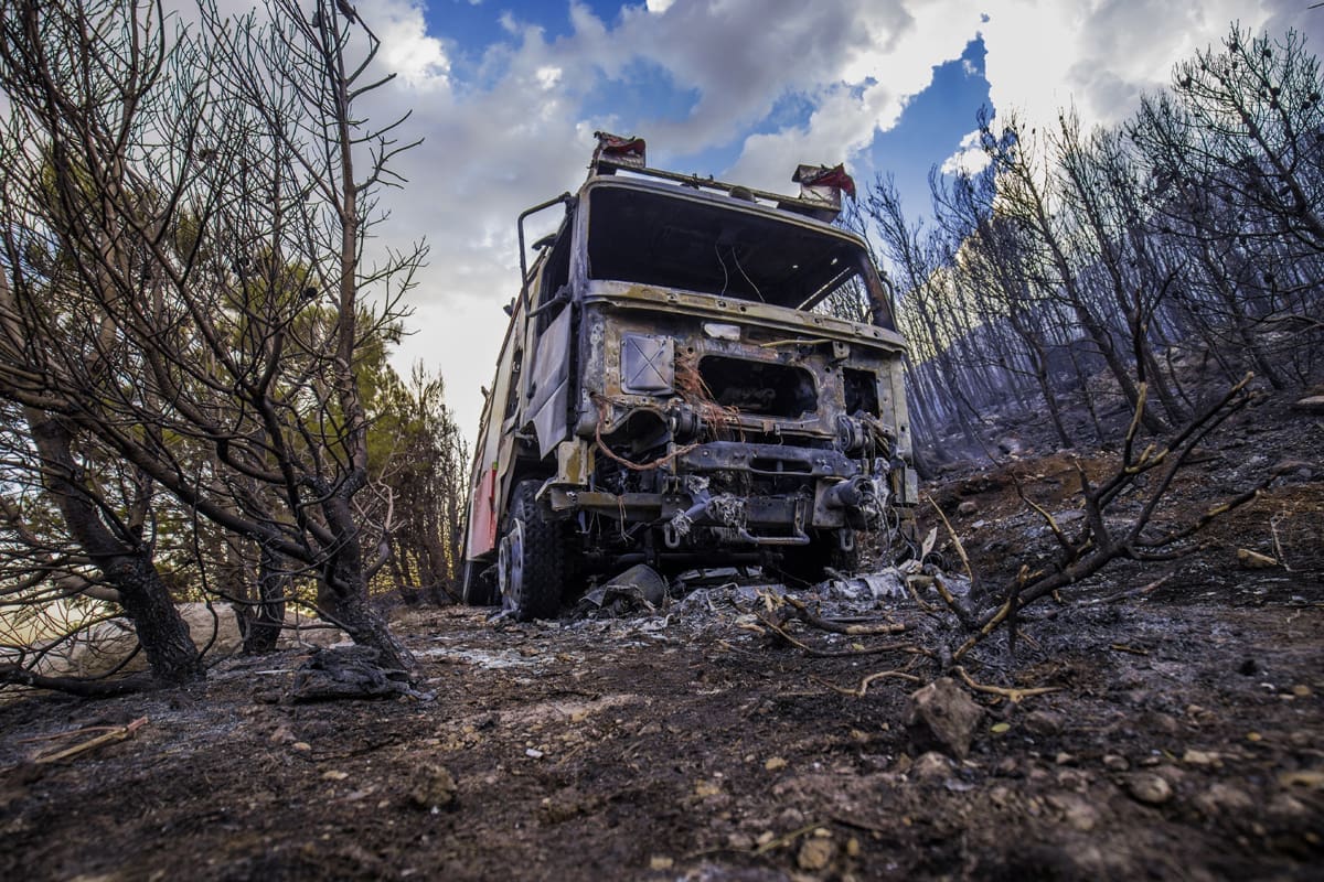 Otvoreni plamen ili žar uzrok požara u Lokvi Rogoznici, policija provodi daljnje istraživanje