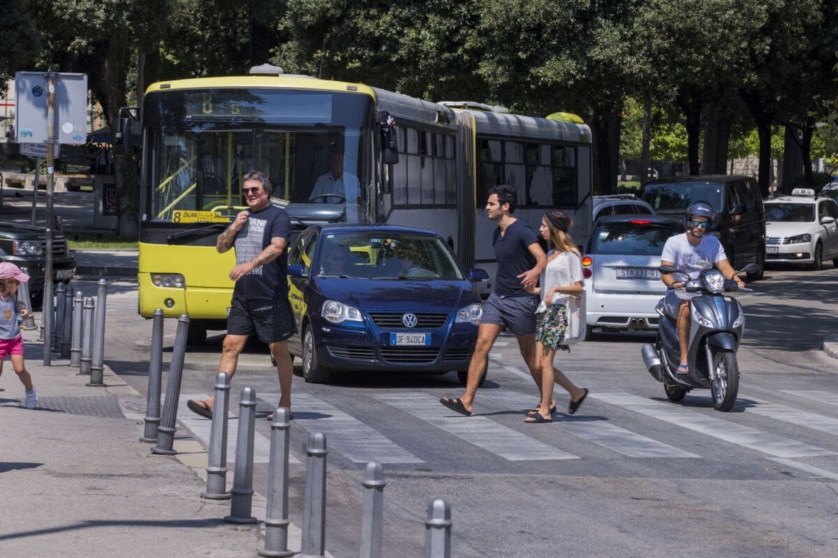 promet_split_autobus_guzva_zvonimirova_(4)