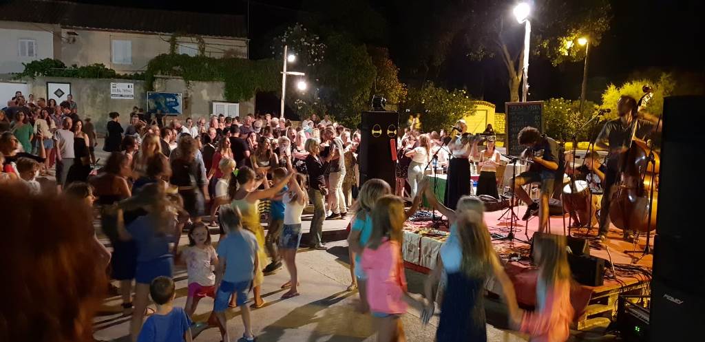 Večeras glavna fešta Silbenskog kulturnog ljeta – Silba Summer Festivala uz klapu Leut i Big band by Hawlina