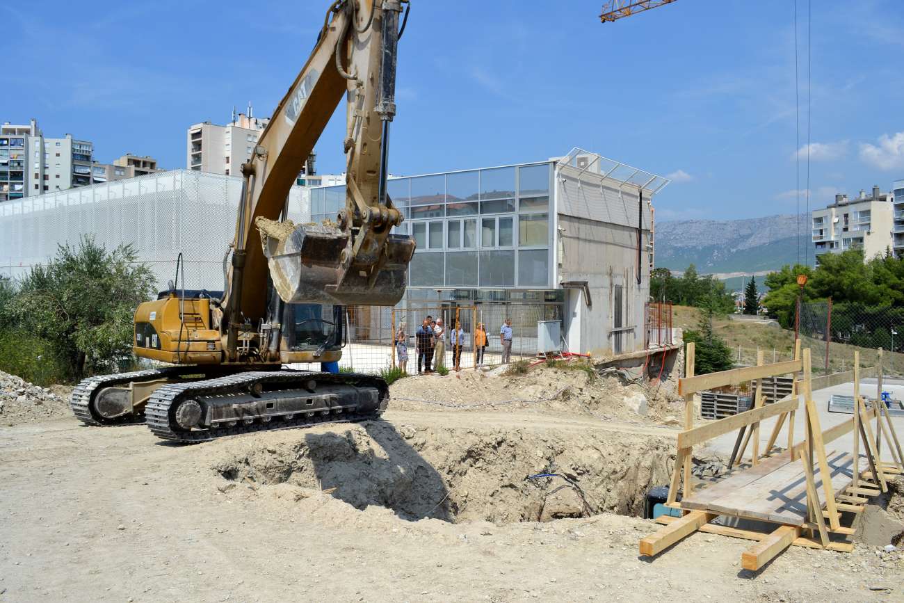 Pogledajte kako nepreduju radovi na nadogradnji Osnovne škole Pujanke