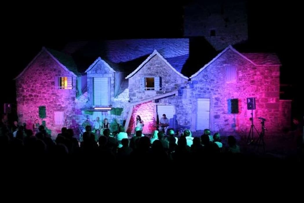 FESTIVAL ČAKAVSKE RIČI U ŠKRIPU Sljedećeg vikenda večer dalmatinskih klapa i pjesnička večer neobjavljenih poetskih radova