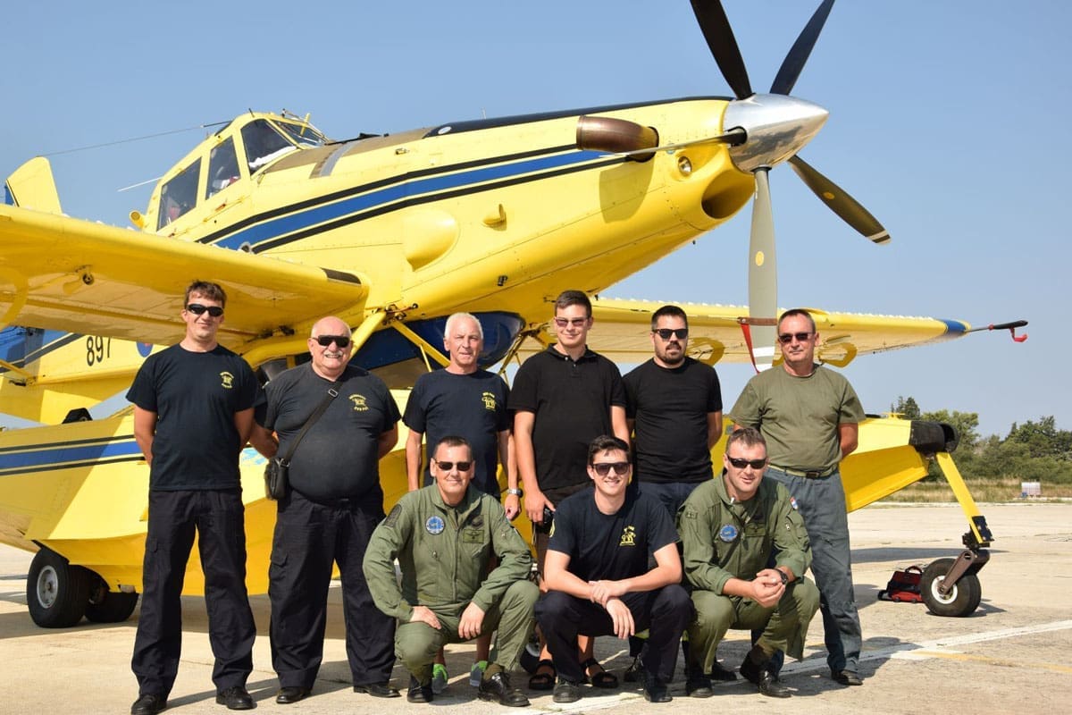 Njemački vatrogasci posjetili zračne protupožarne snage u Zemuniku: “Impresionirani smo”