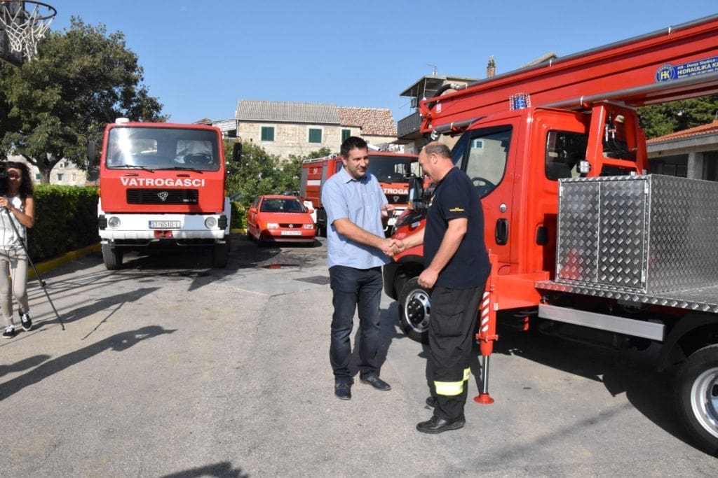 vozila_dvd_gomilica_01