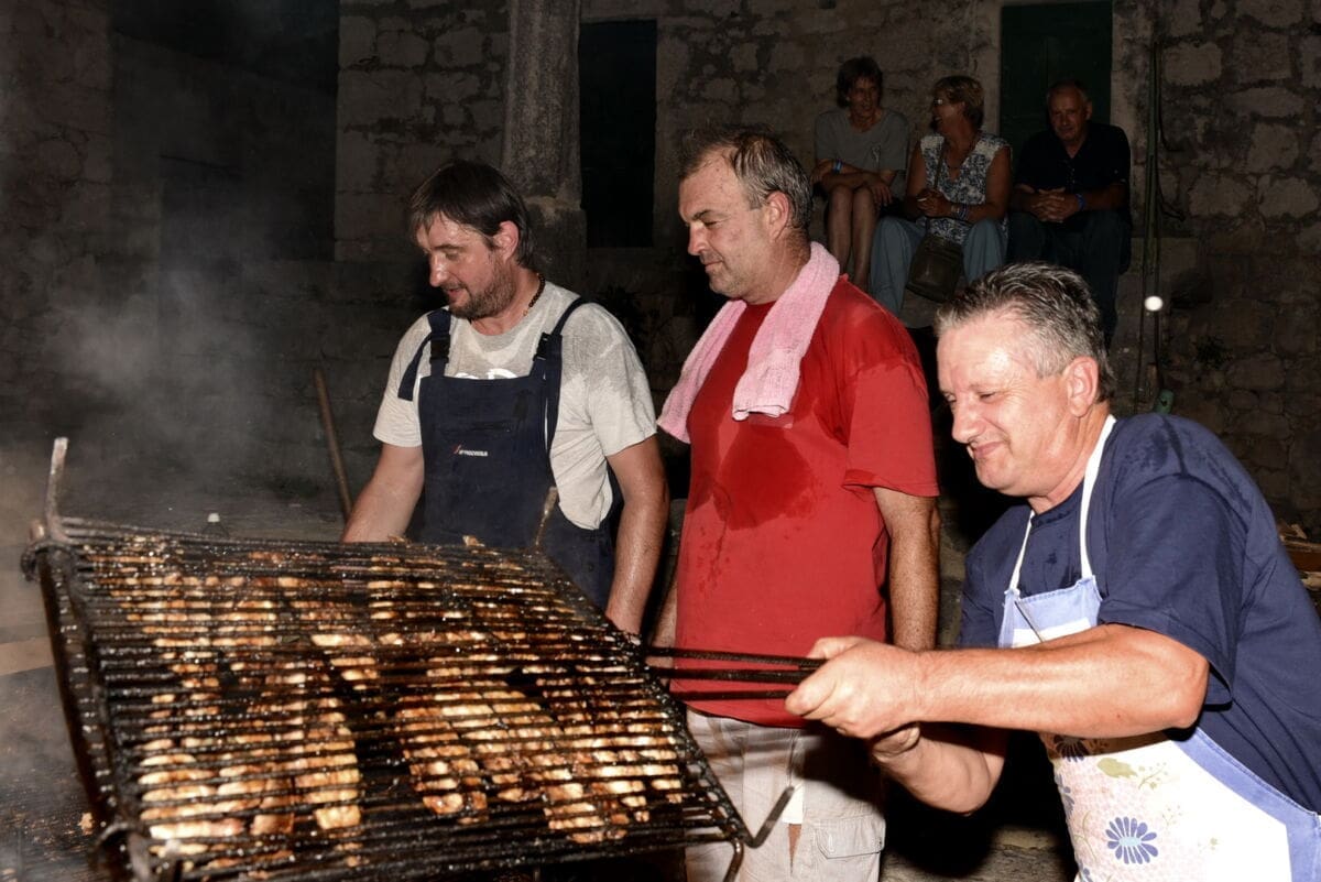 Održana još jedna uspješna Zadvarska noć: Feštalo se do ranih jutarnjih sati