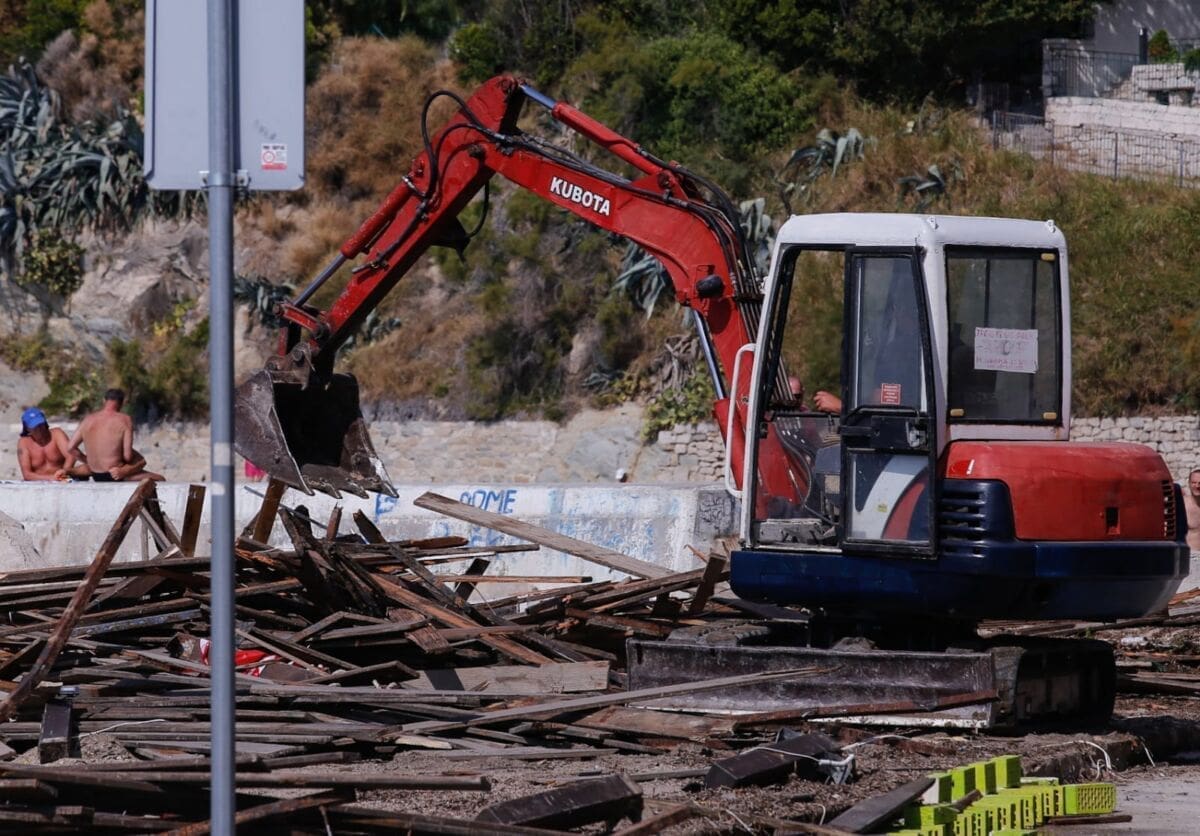 Pogledajte što je ostalo od štekata kafića na Firulama