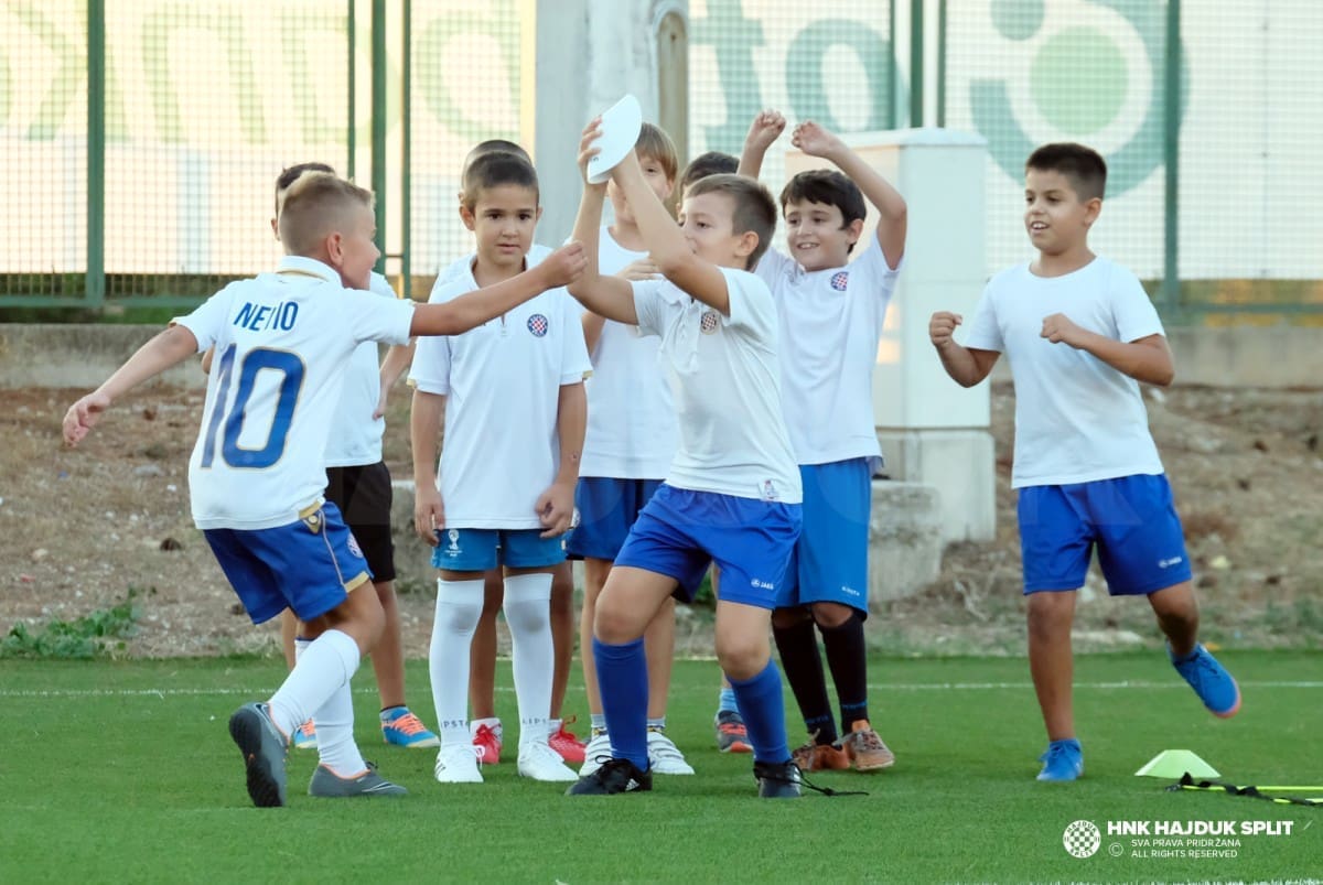 OTVORENA ŠKOLA POČELA S RADOM Juranović i Palaversa dočekali najmlađe hajdukovce