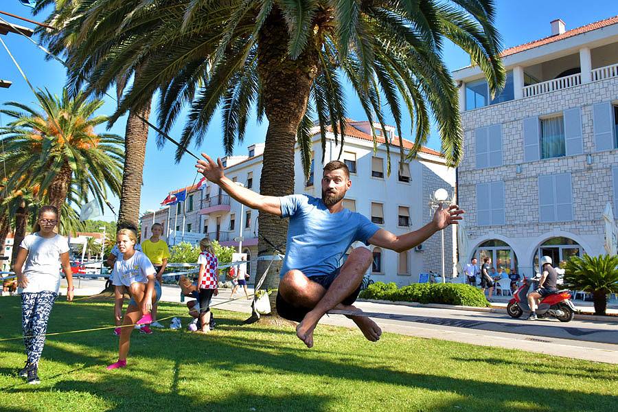 vela_luka_outdoors_2018_001