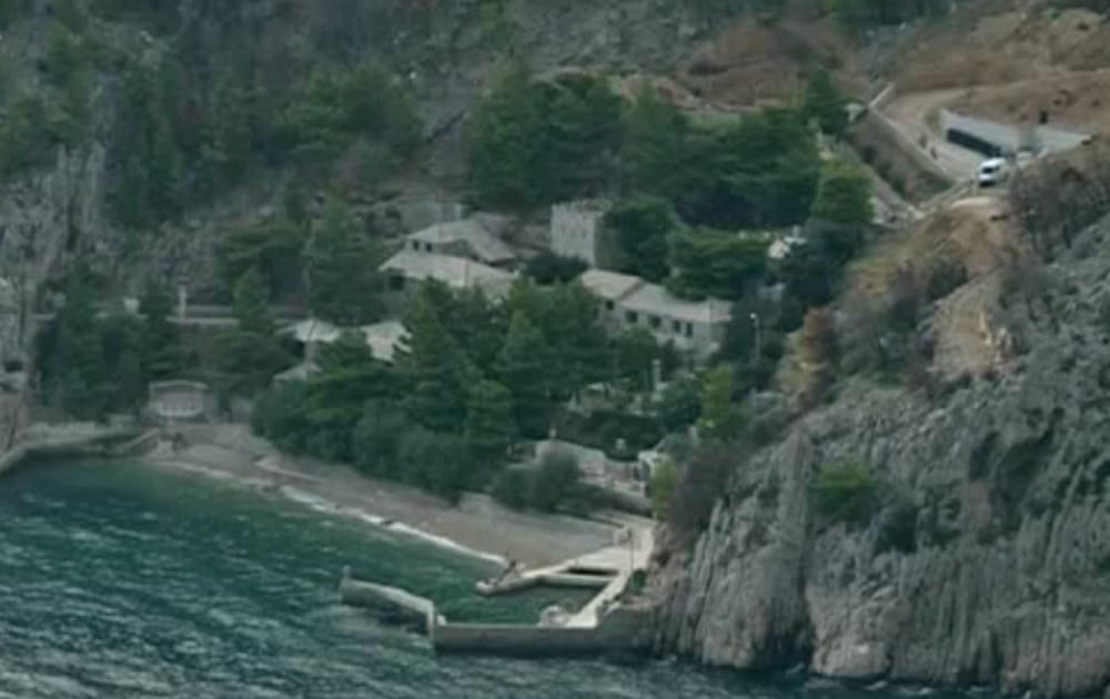 Splitski poduzetnik bespravno prisvojio i betonirao jednu od najljepših uvala na Jadranu