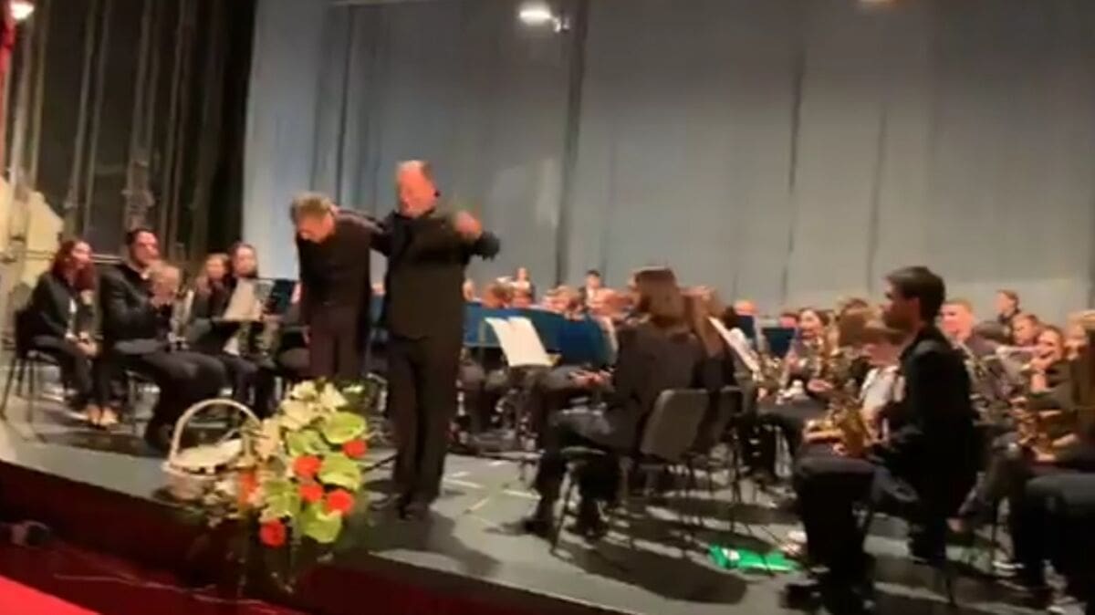 OVACIJE U IMOTSKOM Poslušajte kako zvuči "Oda radosti" u zajedničkoj izvedbi francuskog i imotskog puhačkog orkestra