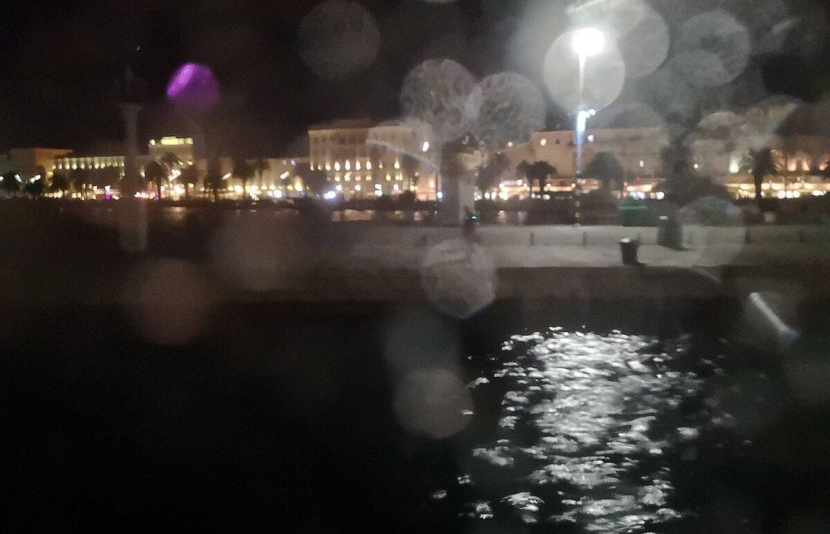 JUGO JAČA DILJEM DALMACIJE Sve više problema u prometu morem, tropska noć s temperaturama iznad 20 stupnjeva!