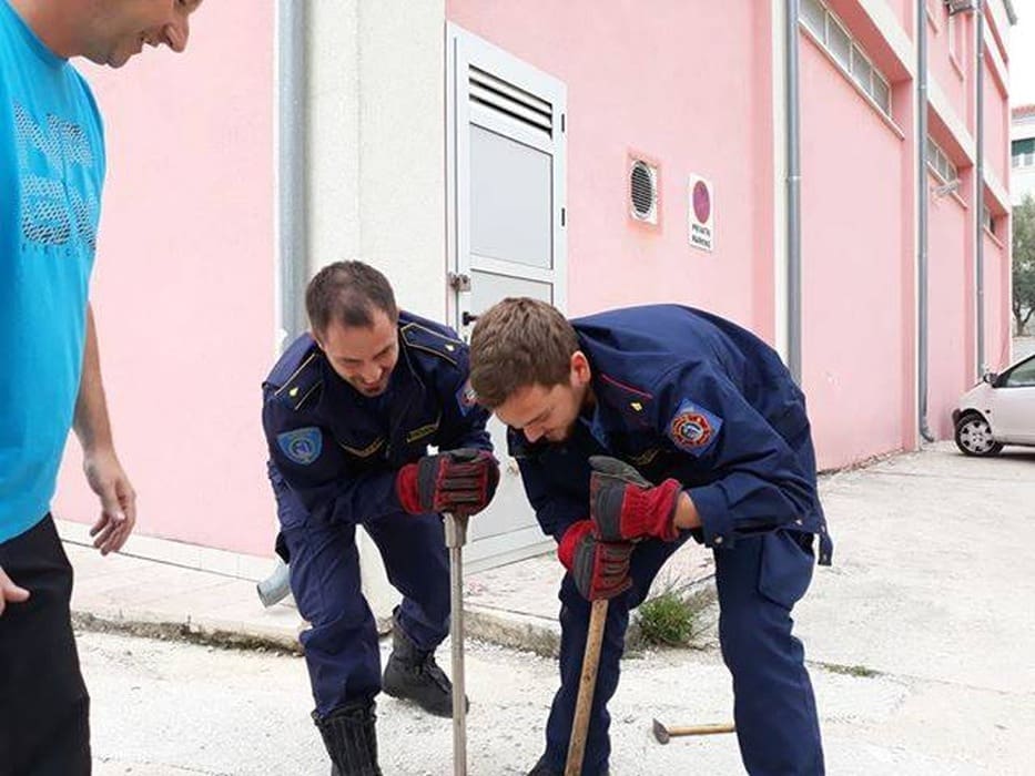 NESEBIČNA REAKCIJA SOLINSKIH VATROGASCA Evo zašto zaslužuju naše divljenje