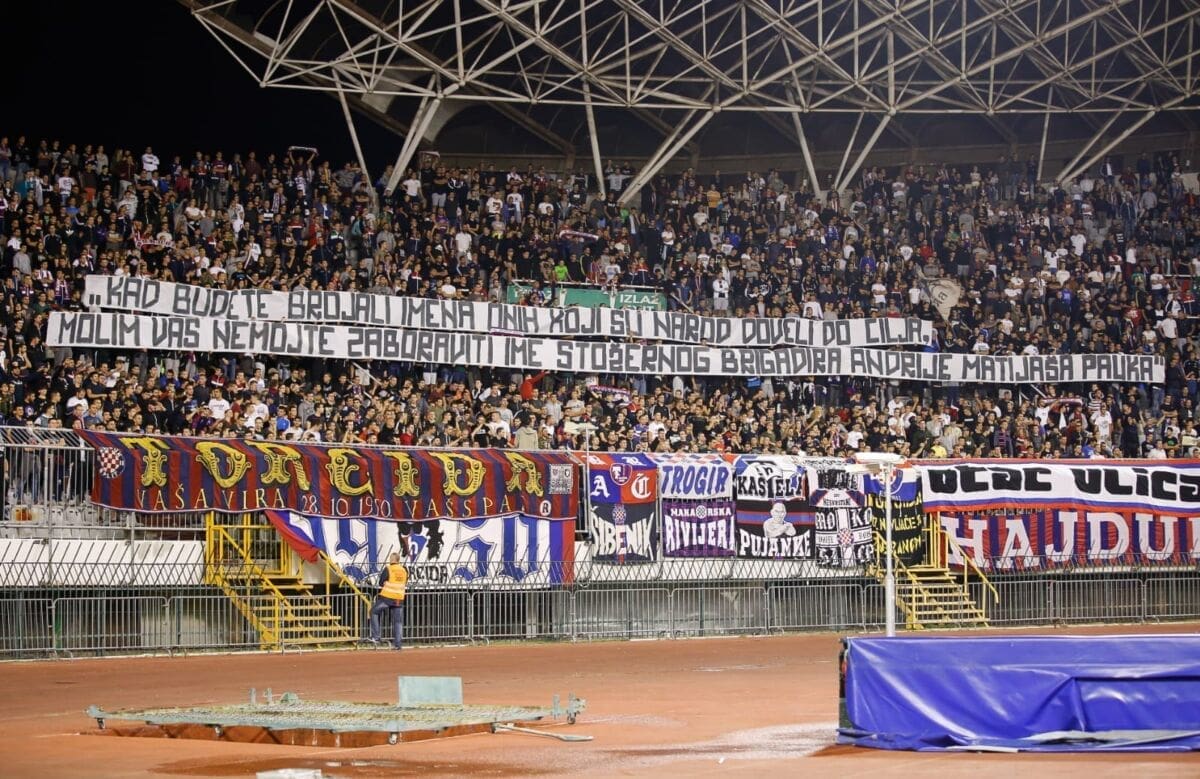 Torcida odala počast legendi 4. gbr: "Kada budete brojali imena onih koji su narod doveli do cilja..."