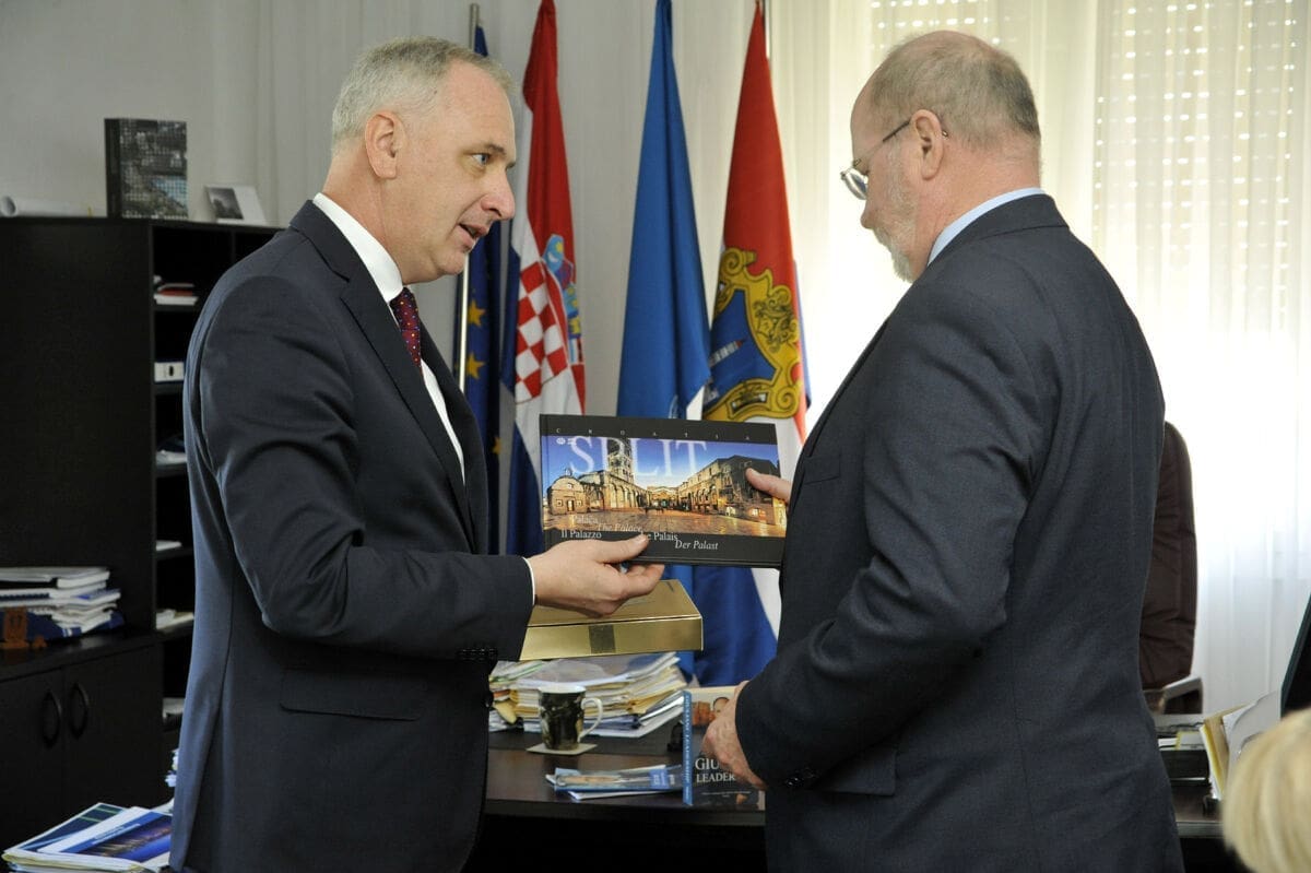 opara_veleposlanik_sad_(8)