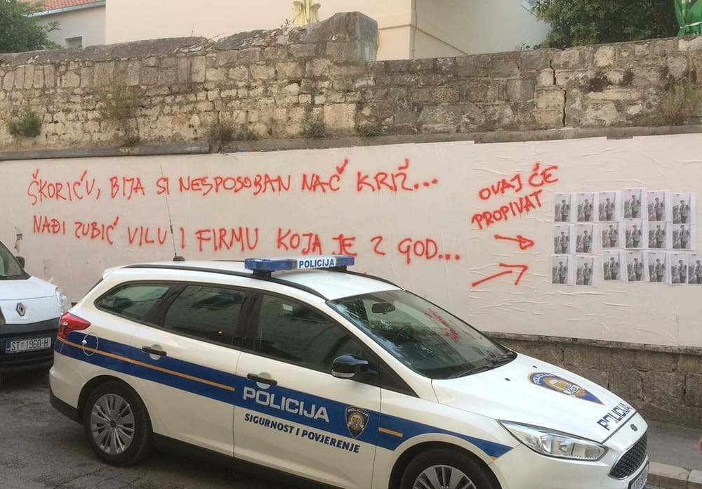 SPLITSKI AKTIVISTI PONOVNO 'NAPADAJU' Crvenim sprejem poručili: "Nađite zubić vilu"