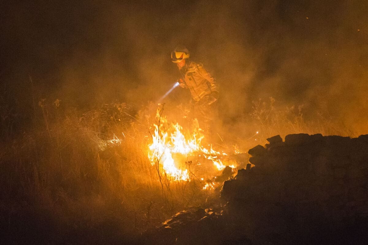 STANOVNICI VIDJELI PIROMANE? "Vidjeli smo skupinu mlađih muških osoba na mjestu gdje je nastala vatra"