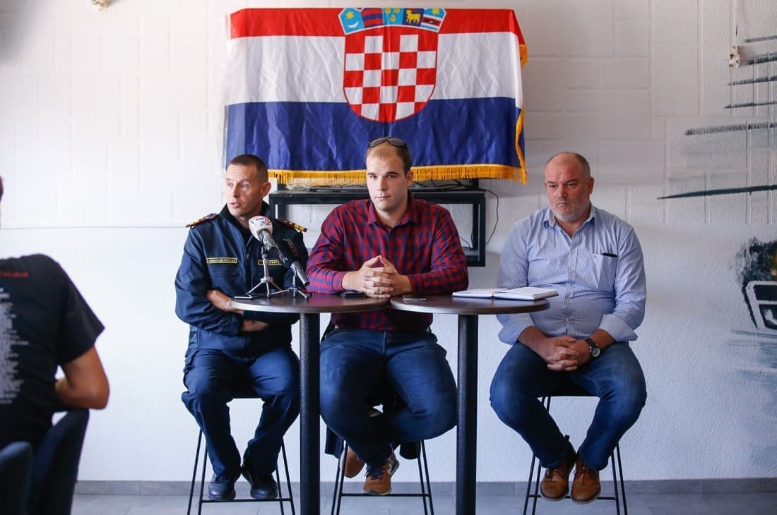 VATROGASCI I TORCIDA UOČI ROĐENDANSKOG KONCERTA "Uvijek smo jedni uz druge!"