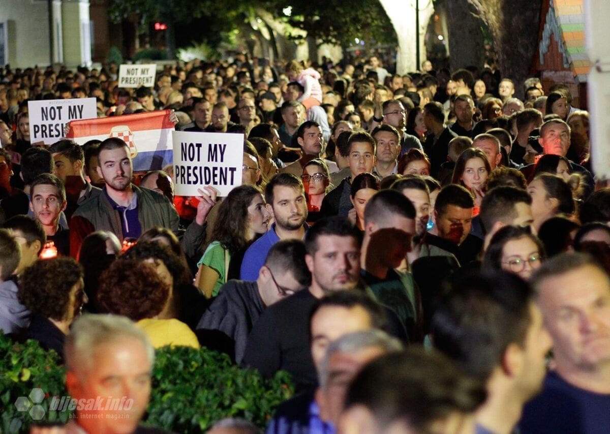 KOMŠIĆ PROGLAŠEN NEDOBRODOŠLIM Mostar i brojne hrvatske općine u BiH poručile: "RIP Democracy in BiH"