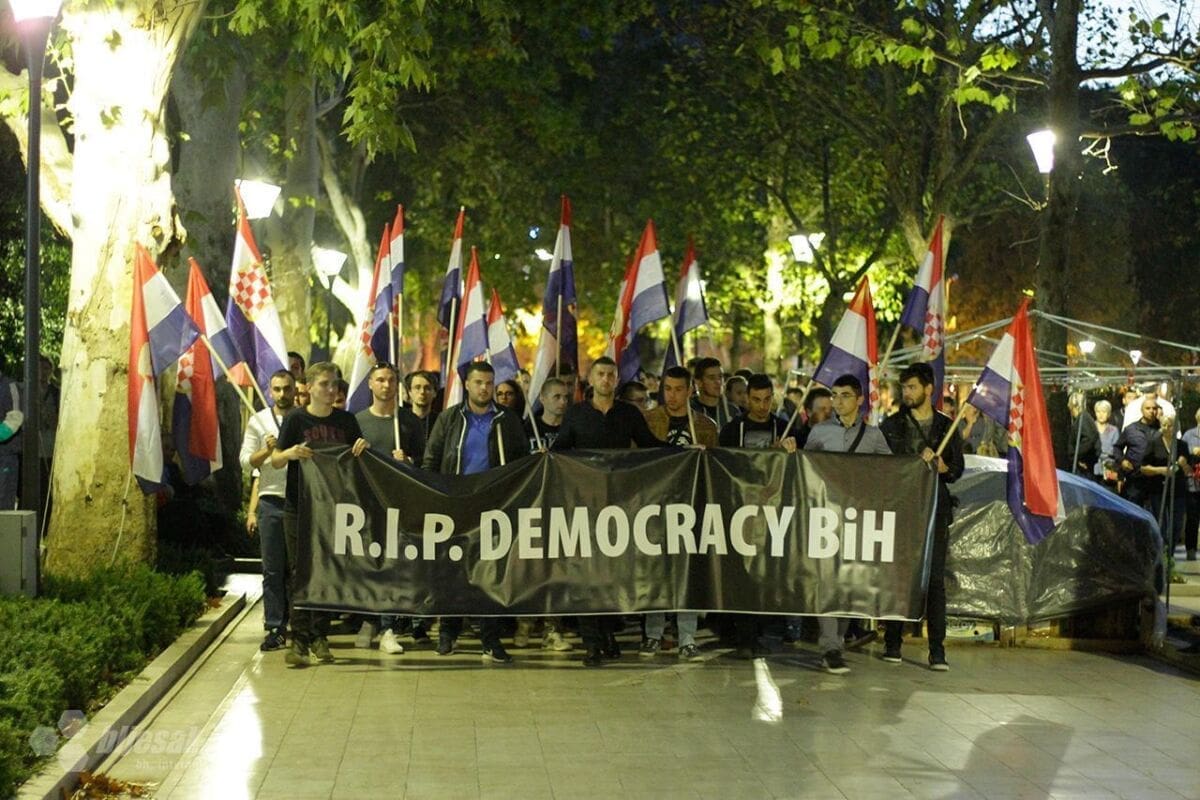 prosvjed-rip-democracy-9