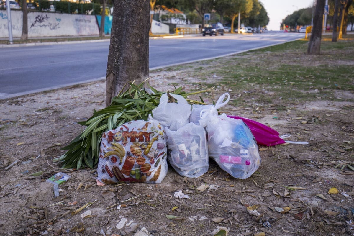 Bezobrazluk u Ulici Bruna Bušića: Građani konstantno odlažu smeće na mjesto gdje nema kontejnera