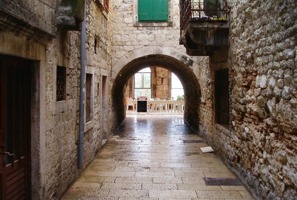 KOLUMNA JURICE GALIĆA JUKE "Tri volta" su zadnji bastion duše Splita. Ubili smo grad zbog novca...