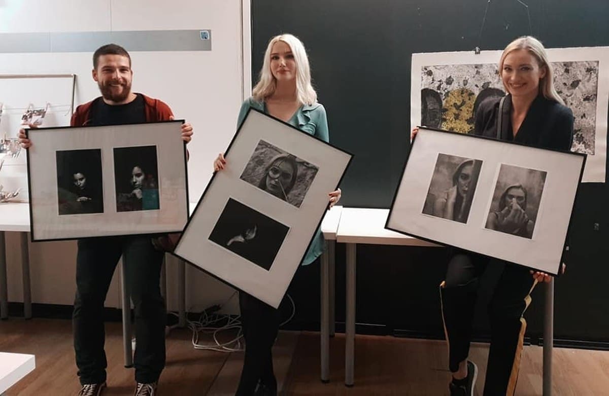 SPLITSKA UMJETNIČKA SCENA IMA NOVA MLADA LICA Velikom izložbom završen Erasmus+ projekt KMS-a