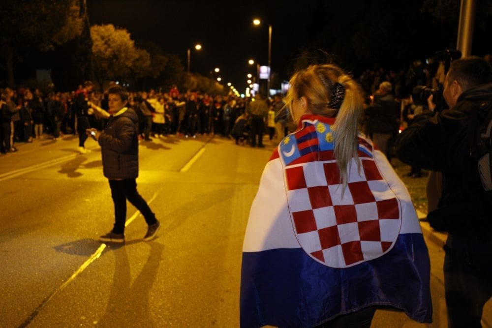 ZATVARA SE VUKOVARSKA ULICA U SPLITU Srednjoškolci trče humanitarnu pješačku utrku "Za Vukovar"