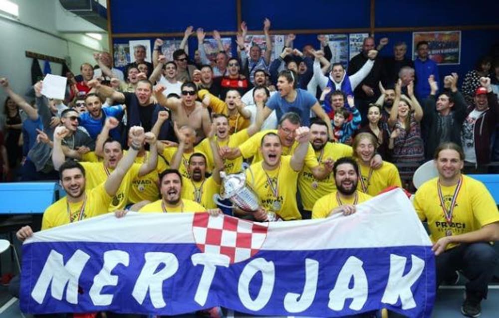 Pogledajte "Kuglanje Mertojak - Torcida napravila show" na YouTubeu