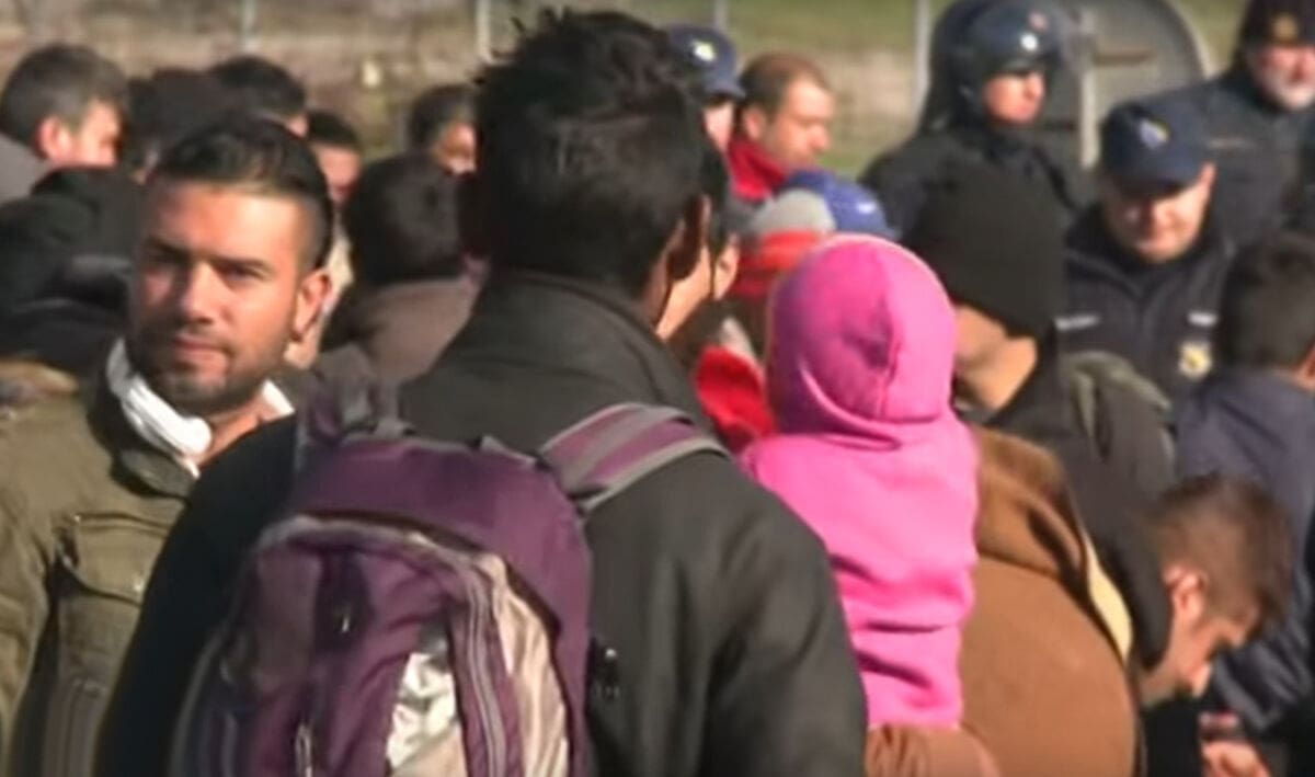 DOŠLI DO SINJA Policija na Radošiću privela četiri migranta iz Iraka