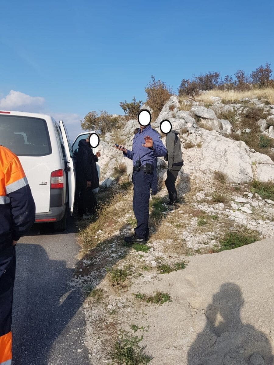 Policija u kamionu pronašla nekoliko desetaka migranata