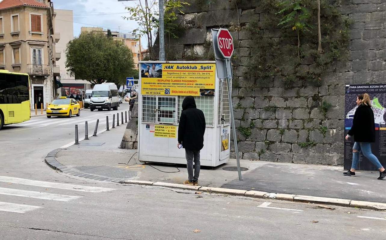 ANTITERORISTIČKE MJERE U SPLITU Postavljaju se prepreke na gradskim pješačkim zonama