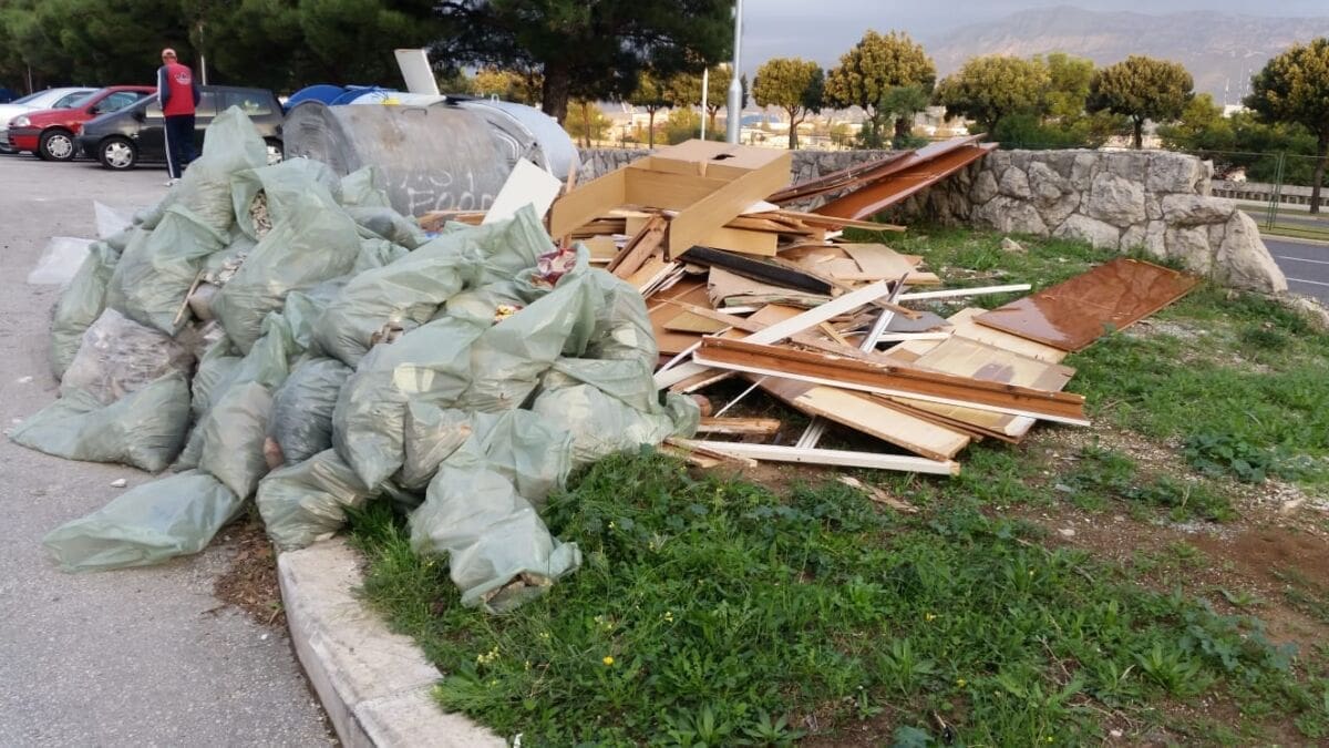 "Ja ću po svom, ti ćeš po svom": Istovario "pola kuće" u Ulici Domovinskog rata