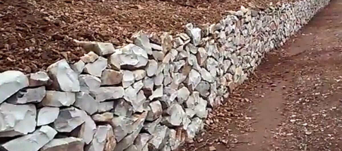 BRAVO! Volonteri obnavljaju stare biokovske suhozide