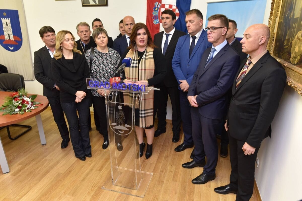 IMOTSKI: Ministrica Gabrijela Žalac uručila Odluku za provedbu intervencijskih plana