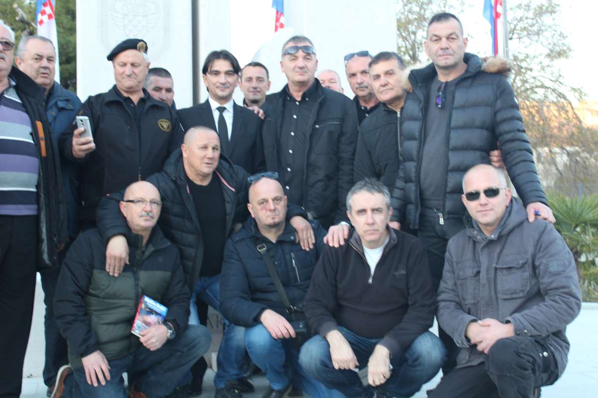 SPLIT Izbornik Zlatko Dalić se poklonio poginulim pripadnicima 72. bojne Vojne policije u Lori